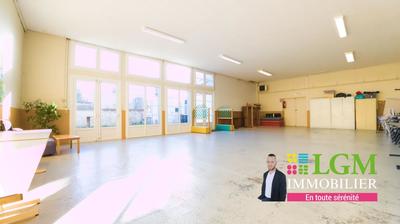 Maison - 320 m² - 9 pièces