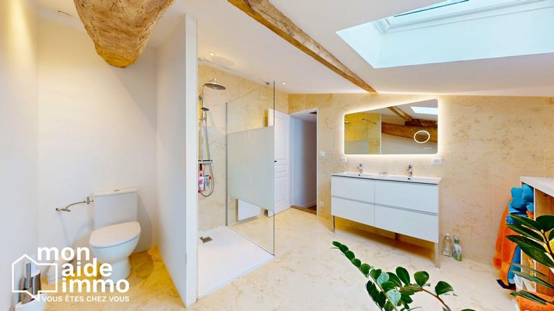 Maison - 180 m² - 7 pièces