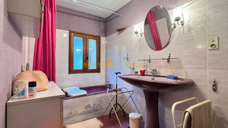 Maison traditionnelle - 127 m² - 6 pièces