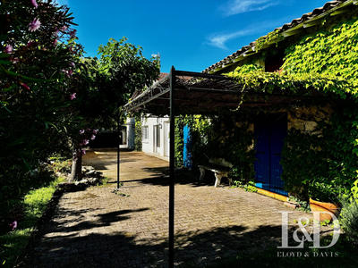 Maison ancienne - 205 m² - 7 pièces