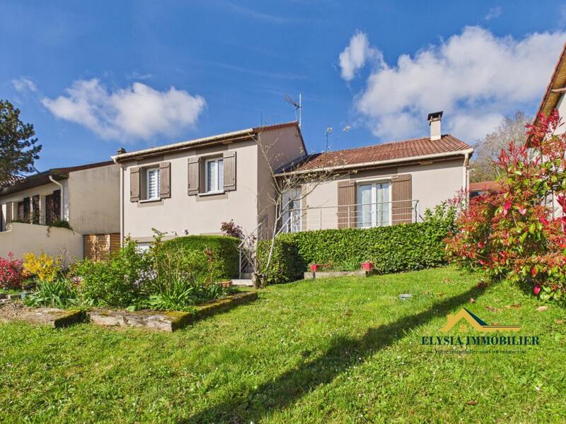 Maison - 90 m² - 6 pièces