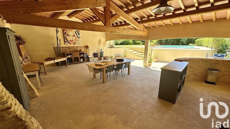 Maison - 280 m² - 10 pièces