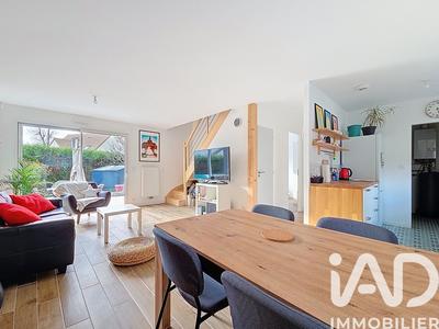 Maison - 94 m² - 5 pièces