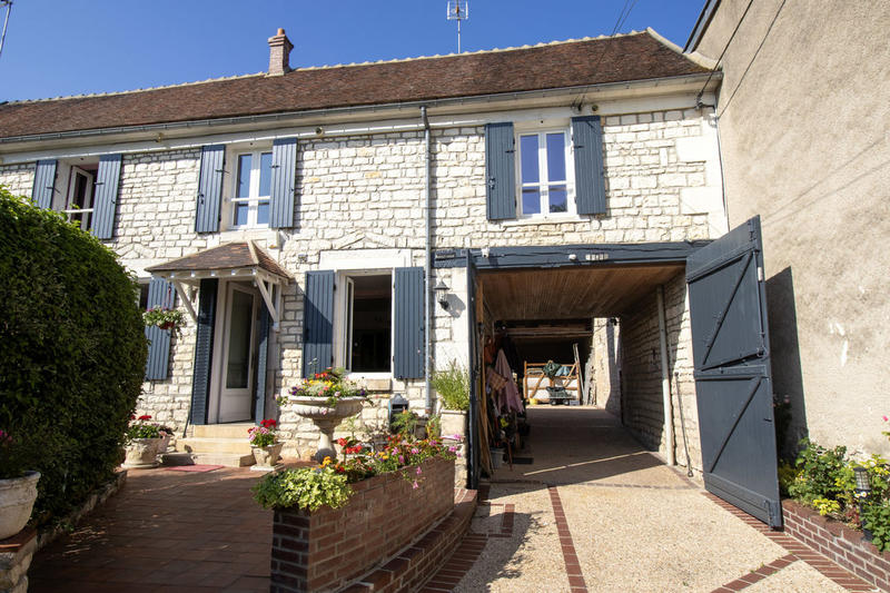 Propriété - 235 m² - 11 pièces