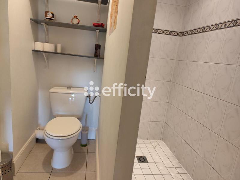 Maison - 187 m² - 8 pièces