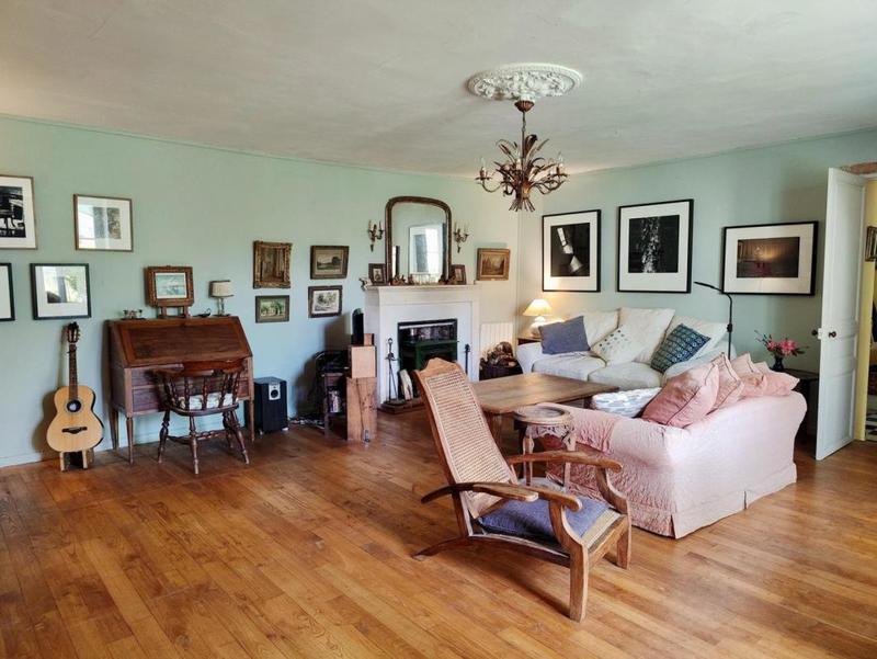 Maison - 281 m² - 8 pièces