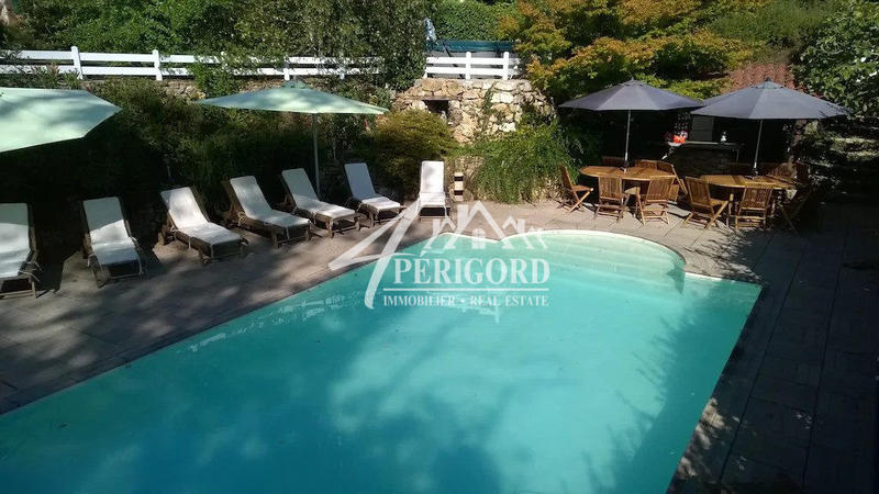 Maison ancienne - 225 m² - 9 pièces