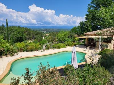 Maison - 185 m² - 8 pièces