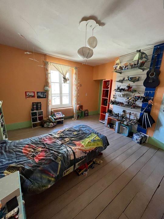 Maison - 263 m² - 9 pièces