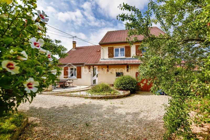 Pavillon - 100 m² - 5 pièces