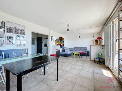 Appartement - 94 m² - 5 pièces