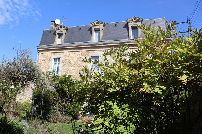 Maison - 483 m² - 14 pièces