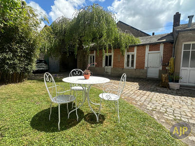 Maison - 220 m² - 7 pièces