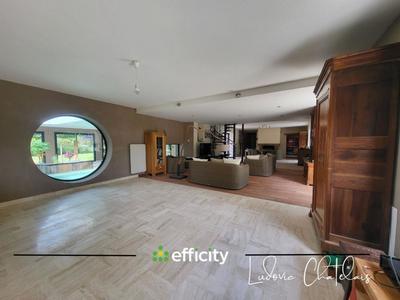 Maison - 395 m² - 7 pièces