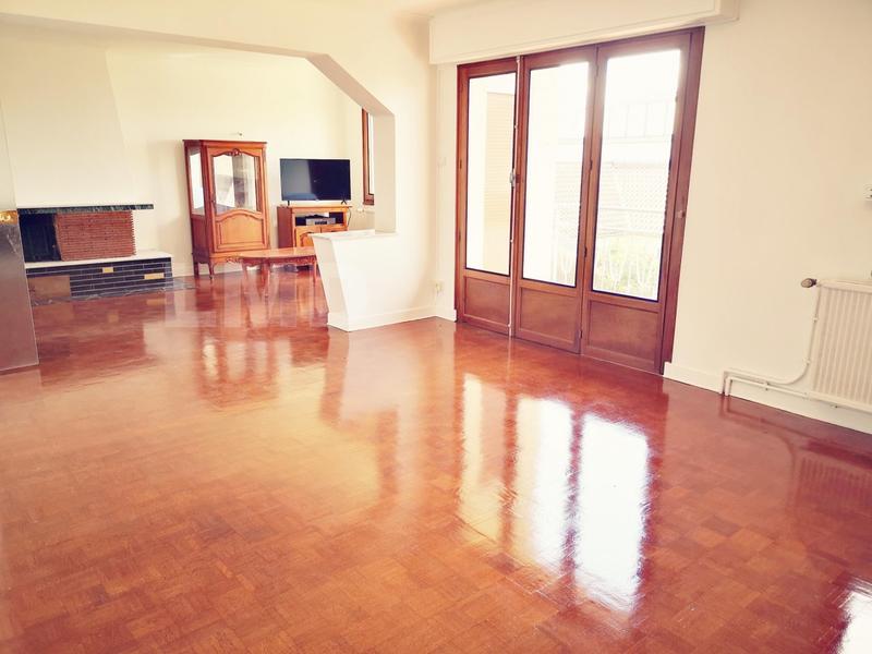 Maison - 211 m² - 10 pièces