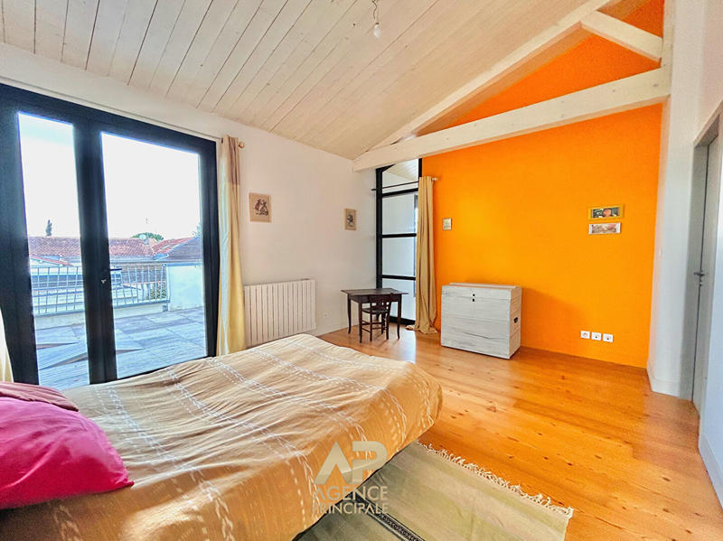 Maison - 203 m² - 5 pièces