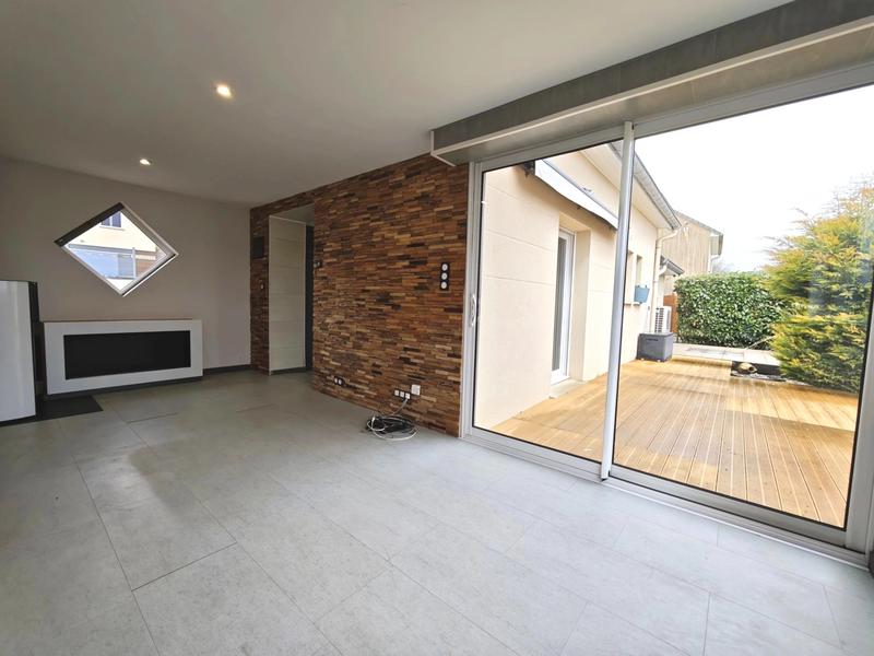 Maison - 102 m² - 5 pièces