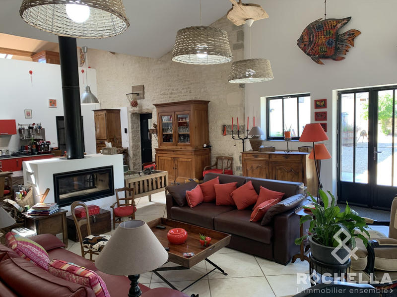 Maison - 362 m² - 8 pièces