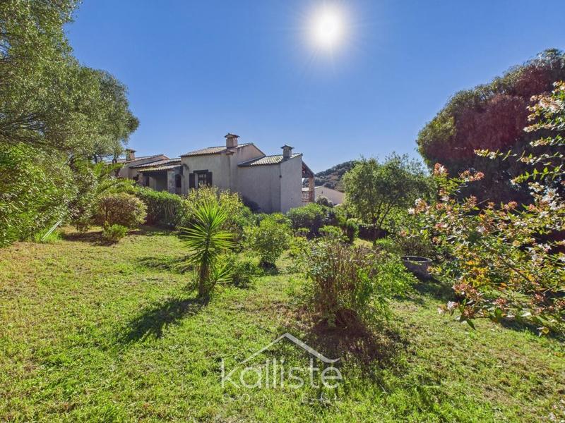 Maison - 166 m² - 6 pièces