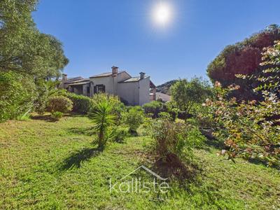 Maison - 166 m² - 6 pièces