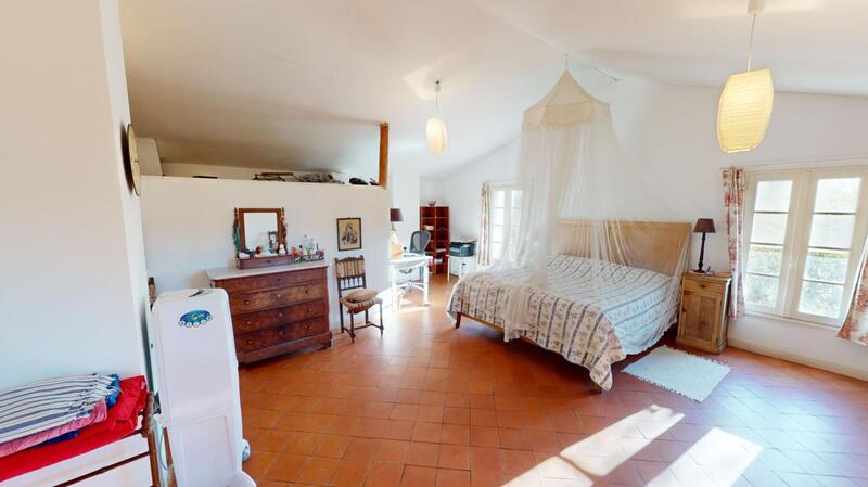 Villa - 355 m² - 11 pièces