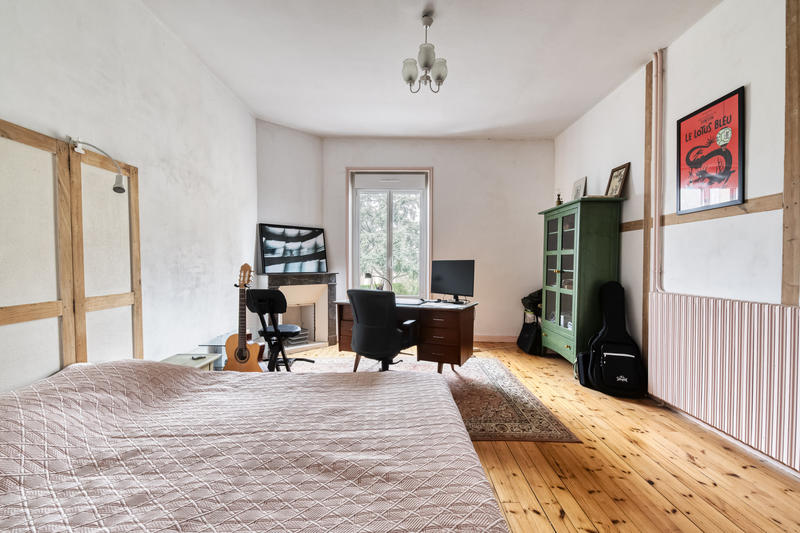 Maison - 233 m² - 9 pièces