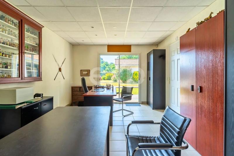 Maison - 295 m² - 12 pièces