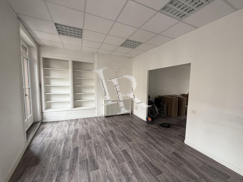 Bureau - 67 m² - 2 pièces