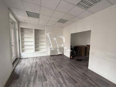 Bureau - 67 m² - 2 pièces