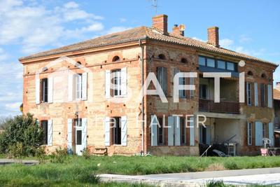 Maison - 330 m² - 8 pièces