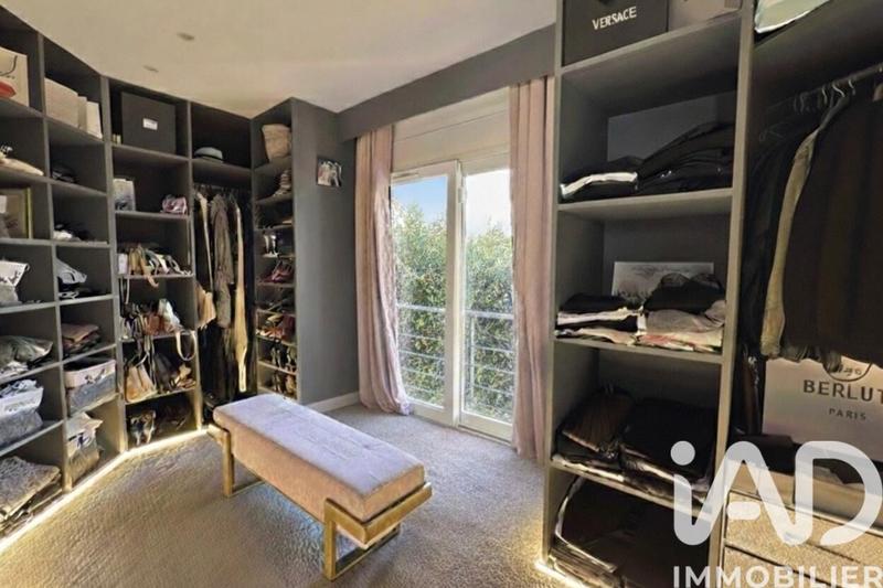 Maison - 361 m² - 10 pièces