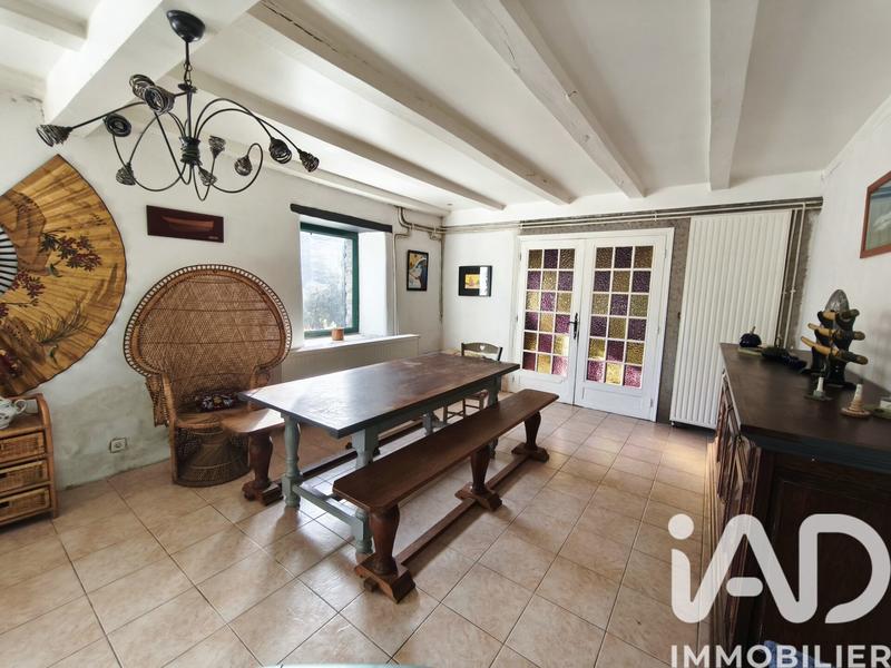 Maison - 240 m² - 6 pièces
