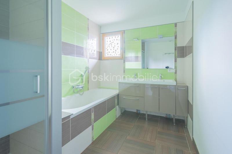 Maison - 141 m² - 6 pièces