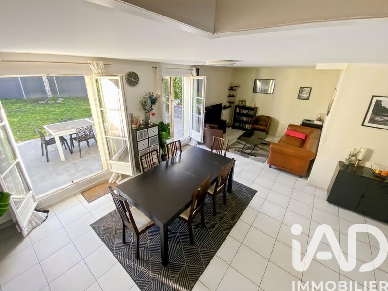 Maison - 99 m² - 5 pièces