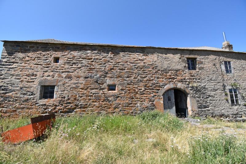 Maison en pierre - 350 m² - 3 pièces