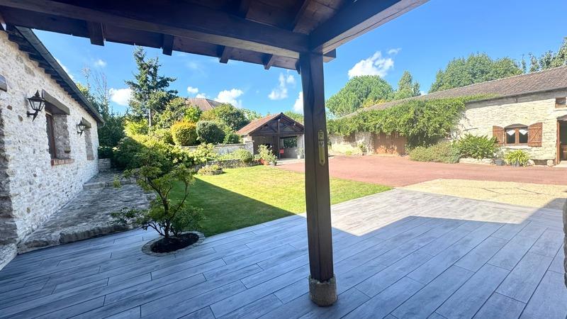 Propriété - 230 m² - 7 pièces