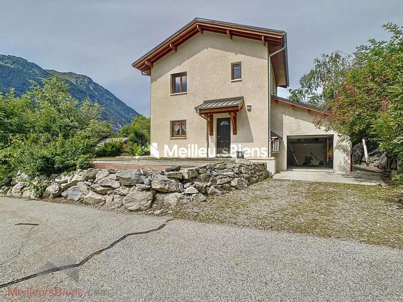 Maison - 110 m² - 4 pièces