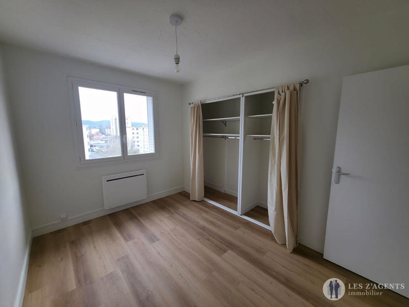 Appartement - 60 m² - 4 pièces