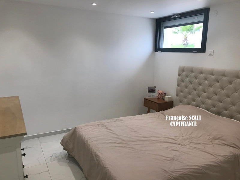 Maison - 238 m² - 7 pièces