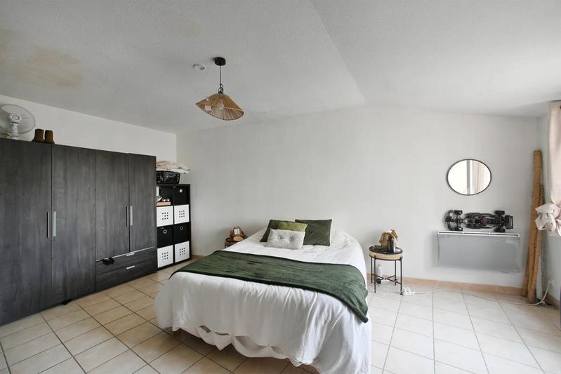 Maison - 330 m² - 15 pièces