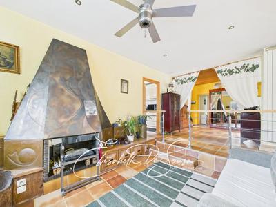 Maison - 267 m² - 7 pièces