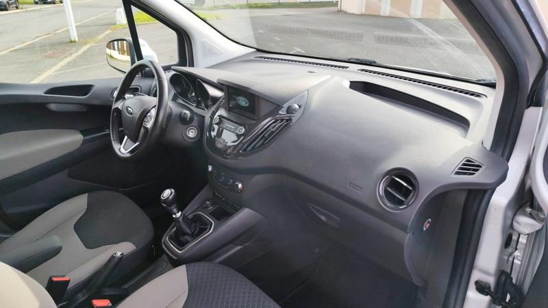 Ford Tourneo Courier 1.0 EcoBoost 100 Bioéthanol Titanium -