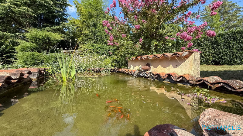 Villa - 310 m² - 9 pièces