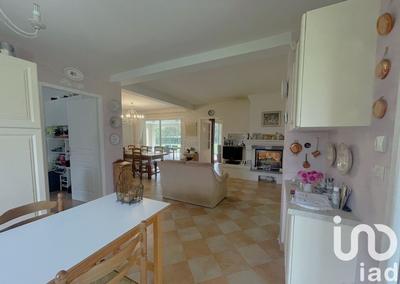 Maison - 221 m² - 6 pièces