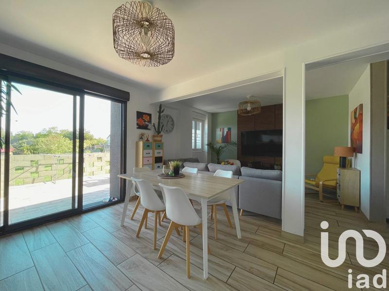 Maison - 92 m² - 5 pièces