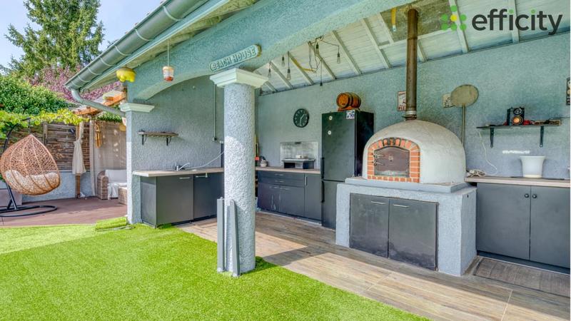 Pavillon - 264 m² - 8 pièces