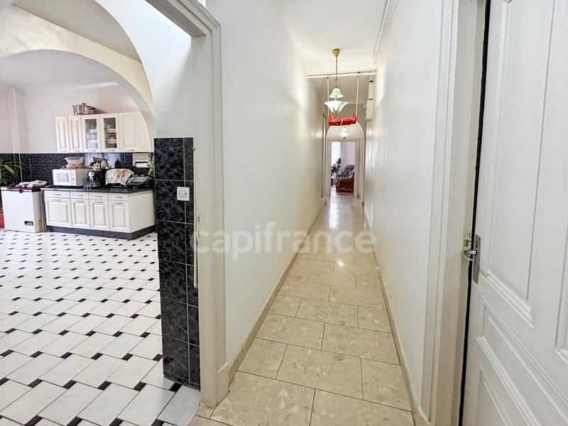 Appartement bourgeois - 143 m² - 6 pièces