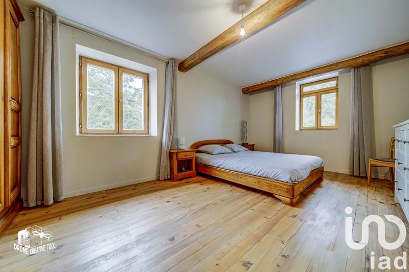 Maison - 227 m² - 8 pièces