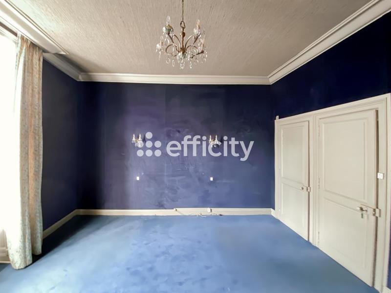 Maison - 223 m² - 9 pièces