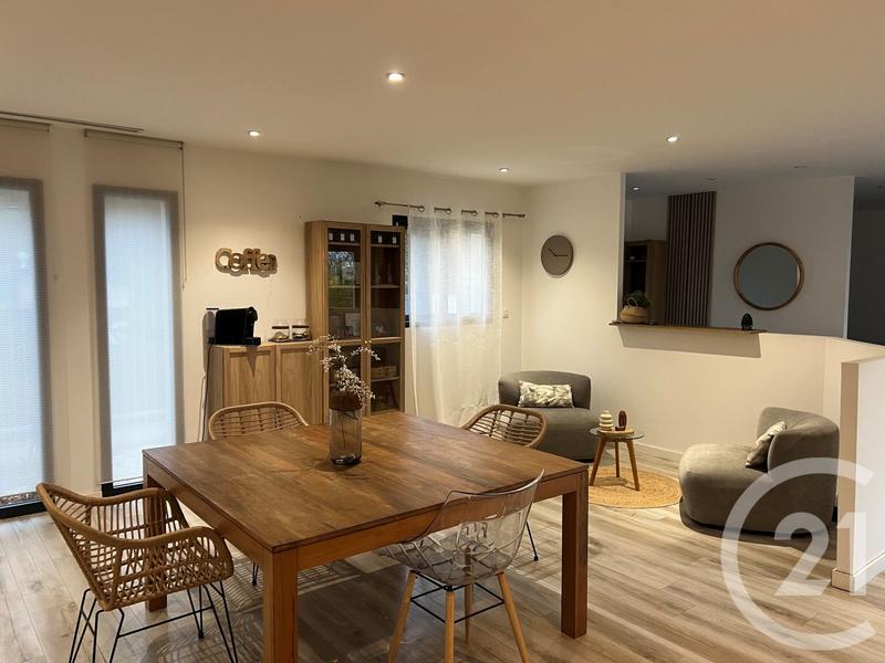 Maison - 304 m² - 7 pièces